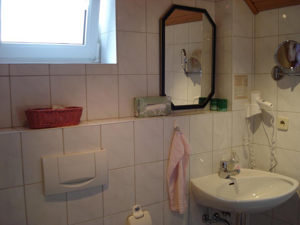 Ferienwohnungen - Gaestehaus Gertrud Moog- Rust Ruang foto